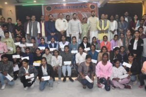 AYODHYA  प्राण फाउंडेशन द्वारा 150 विद्यार्थियों को छात्रवृत्ति वितरित