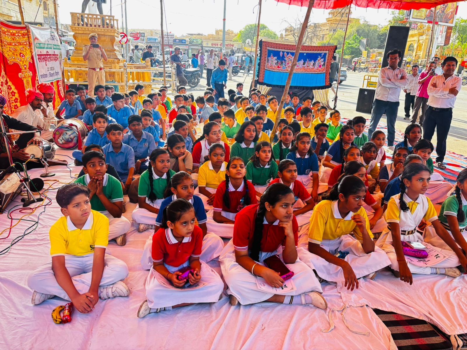 जैसलमेर में पृथ्वी दिवस पर जागरूकता के विविध आयोजन जैसलमेर, 22 अप्रैल। “हमारी शक्ति, हमारा ग्रह”