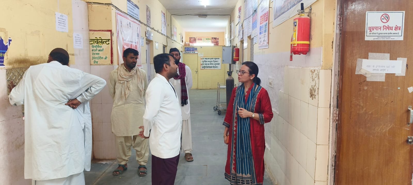 जिला कलक्टर ने सामुदायिक स्वास्थ्य केंद्र सम का किया निरीक्षण, मरीजों से लिया फीडबैक मरीजों को गरिमापूर्ण वातावरण उपलब्ध कराना प्रशासन की प्राथमिकता - जिला कलक्टर