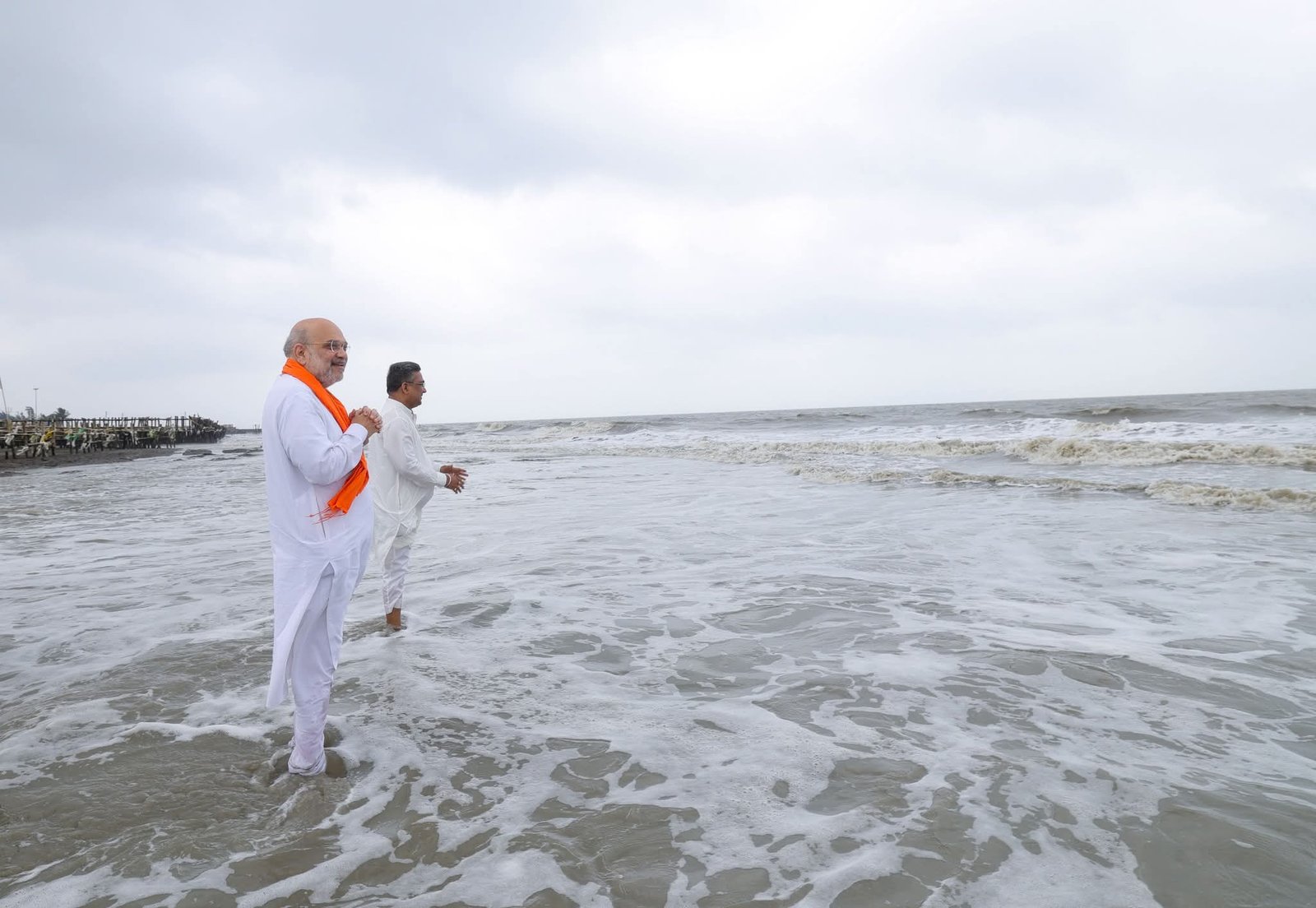 TMC सांसद मिताली की कार पर ईंट-पत्थर से हमला:सांसद, उनका ड्राइवर घायल; 3 भाजपा कार्यकर्ता अरेस्ट; TMC बोली- शाह की धमकी के बाद हमला