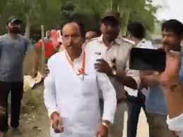 पश्चिम बंगाल में वोटिंग के दौरान हिंसा-मारपीट के 5 VIDEO:हुमायूं कबीर की कार पर पत्थरों और लाठियों से हमला, सिलीगुड़ी में BJP-TMC कार्यकर्ता भिड़े